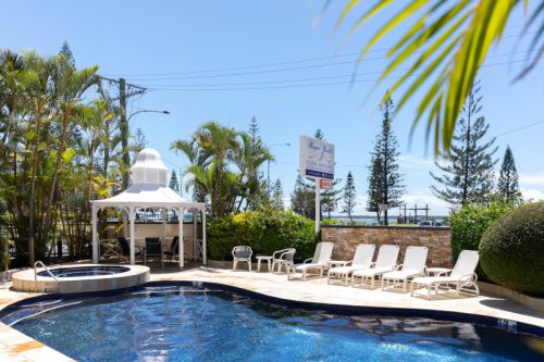 POOL AND SPA - HEATED ALL YEAR ROUND
